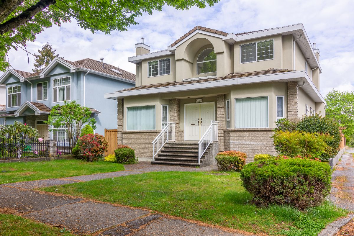 6488 Dumfries St, Vancouver 37