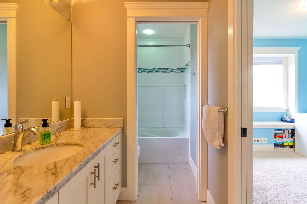 7069 Sierra Drive, Burnaby North 26