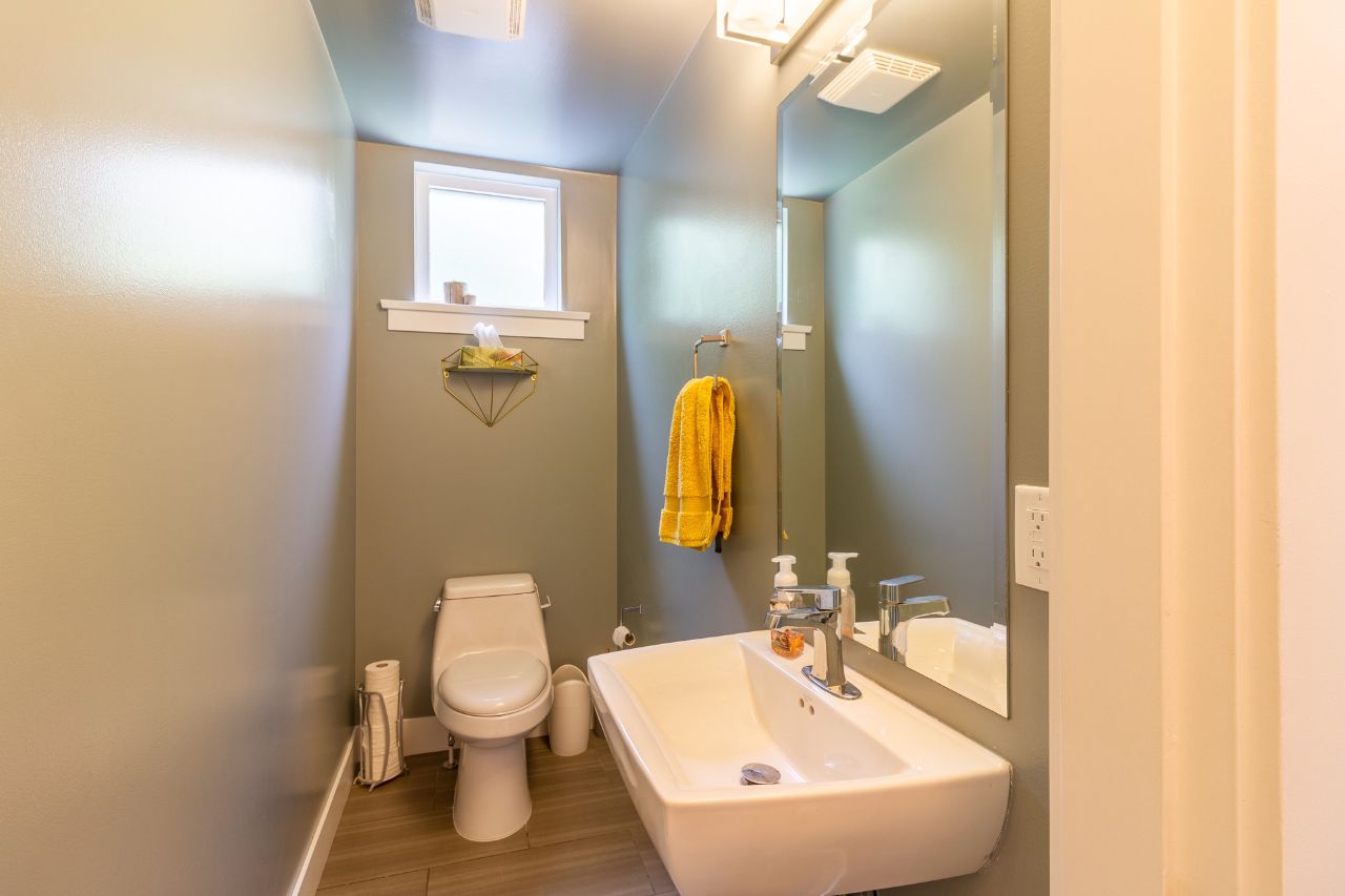 55 9989 E Barnston Dr, North Surrey 13