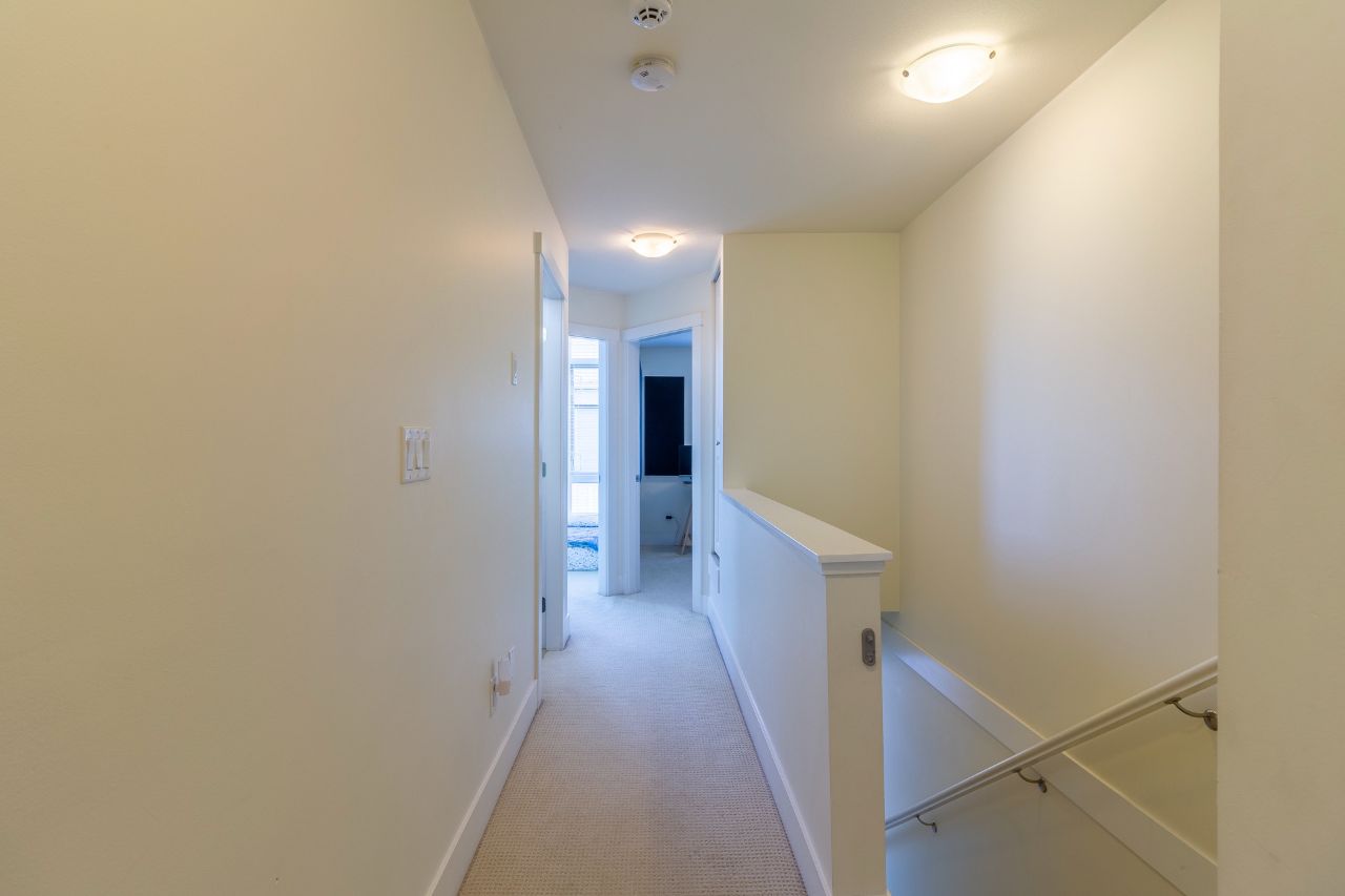 55 9989 E Barnston Dr, North Surrey 17