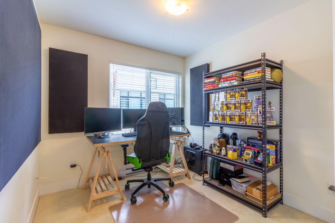 55 9989 E Barnston Dr, North Surrey 19