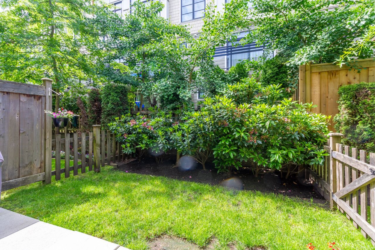 55 9989 E Barnston Dr, North Surrey 21