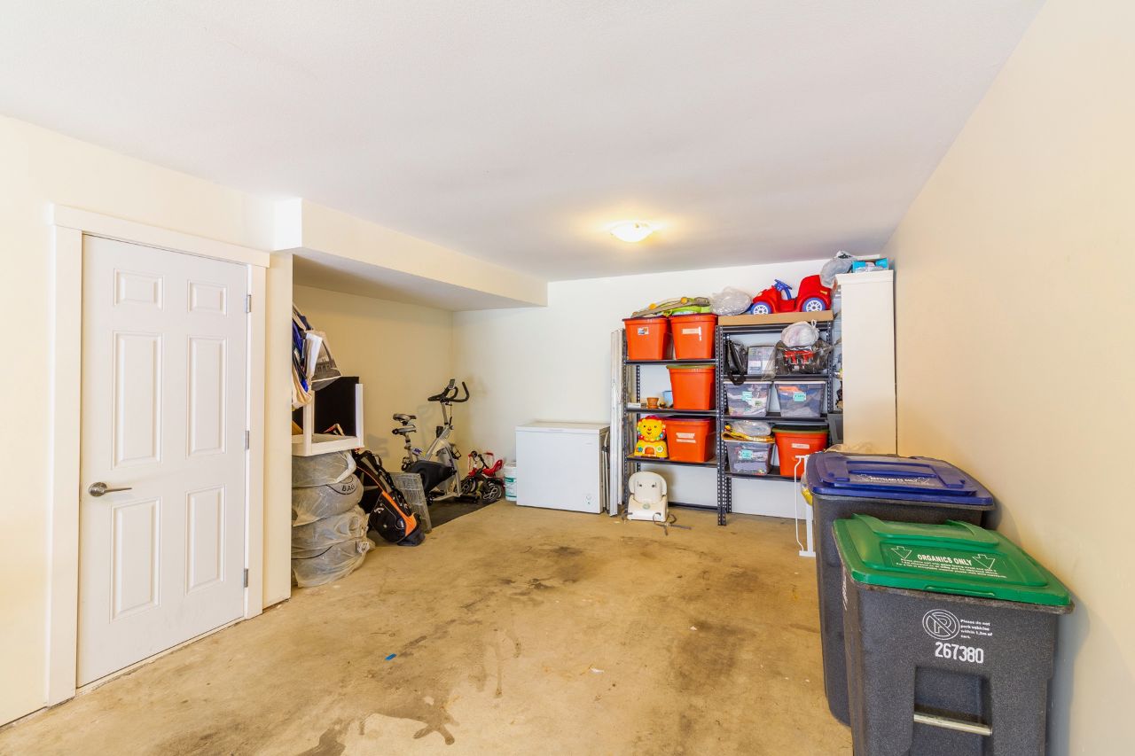 55 9989 E Barnston Dr, North Surrey 26