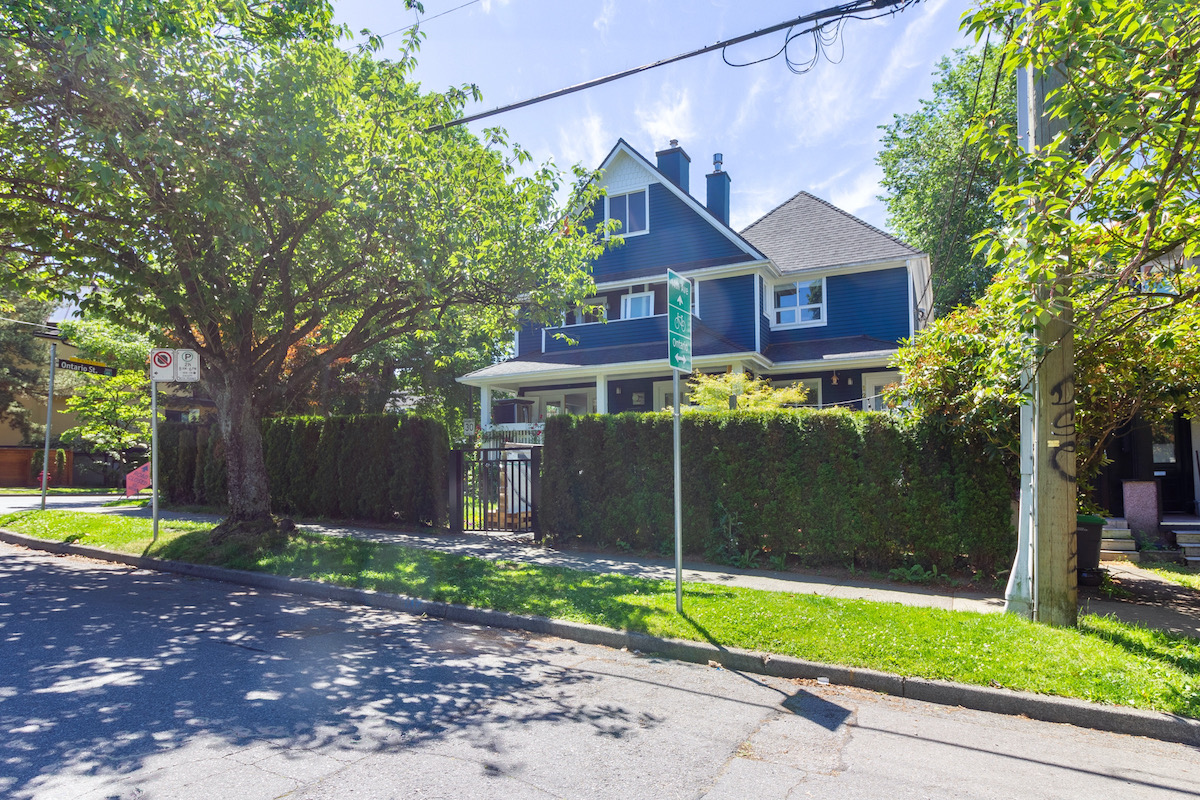 12 W 14th Avenue, Vancouver West 27