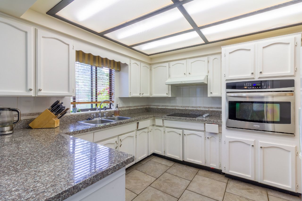 3610 Weston Court, Burnaby North 12