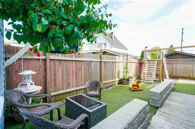 106 Carroll Street, New Westminster 32