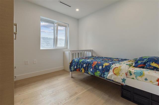 2620 Adanac Street, Vancouver East 21