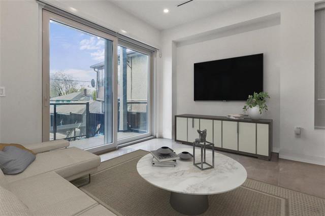 2620 Adanac Street, Vancouver East 6