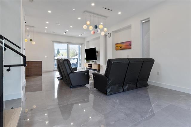 2620 Adanac Street, Vancouver East 9