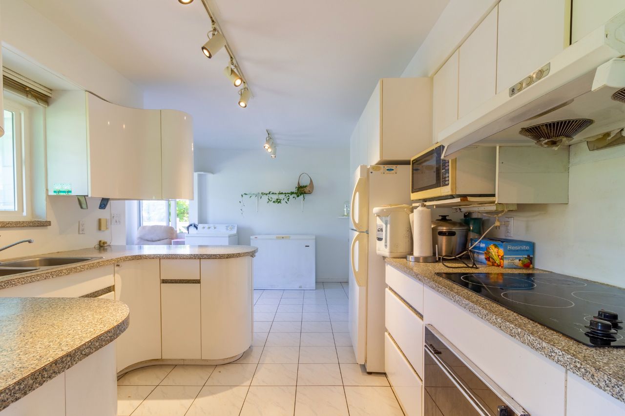4751 Ridgelawn Drive, Burnaby North 11