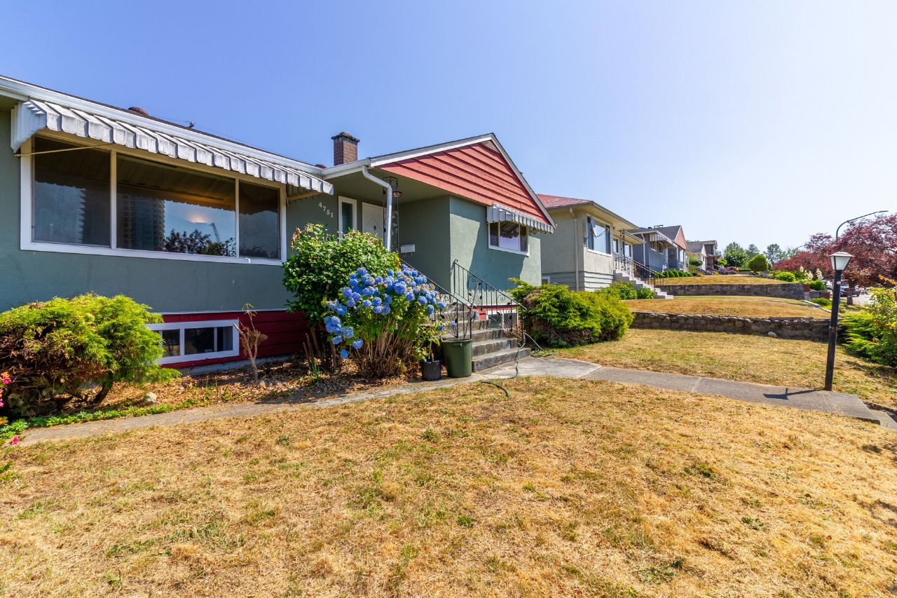 4751 Ridgelawn Drive, Burnaby North