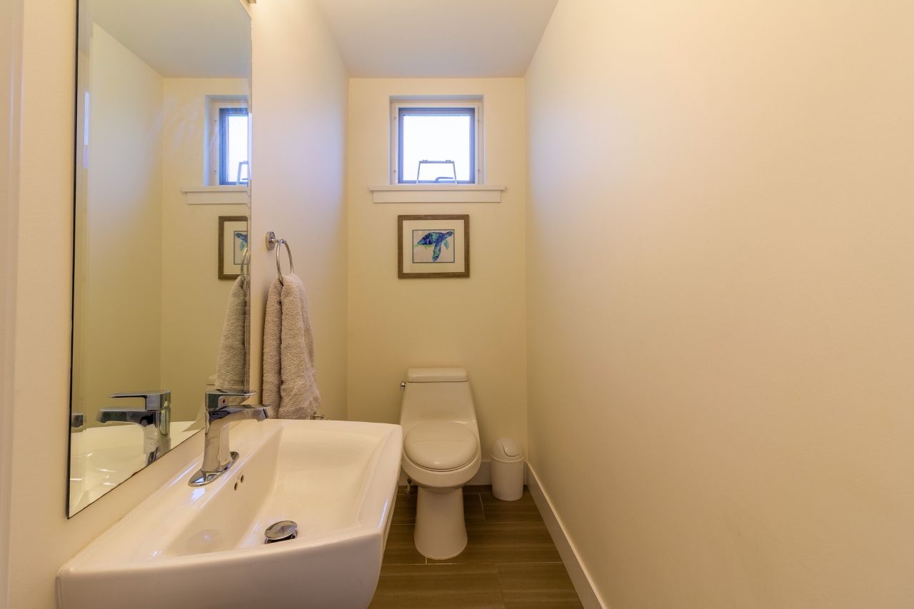 60 9989 E Barnston Drive, North Surrey 13