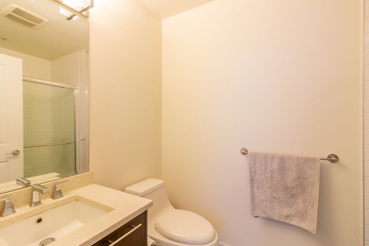 60 9989 E Barnston Drive, North Surrey 17