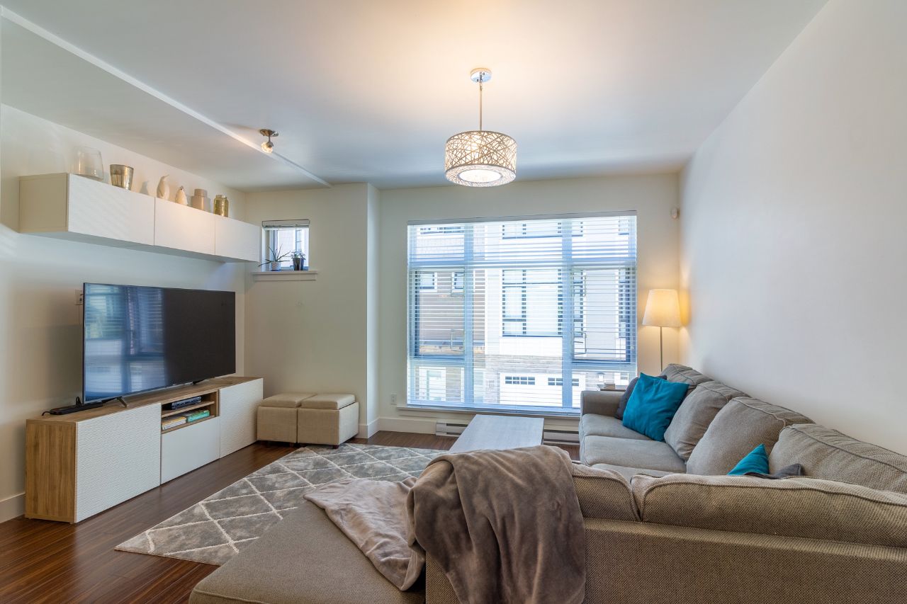 60 9989 E Barnston Drive, North Surrey 3
