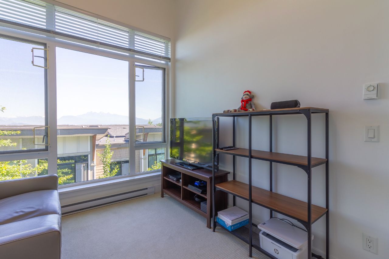 60 9989 E Barnston Drive, North Surrey 19
