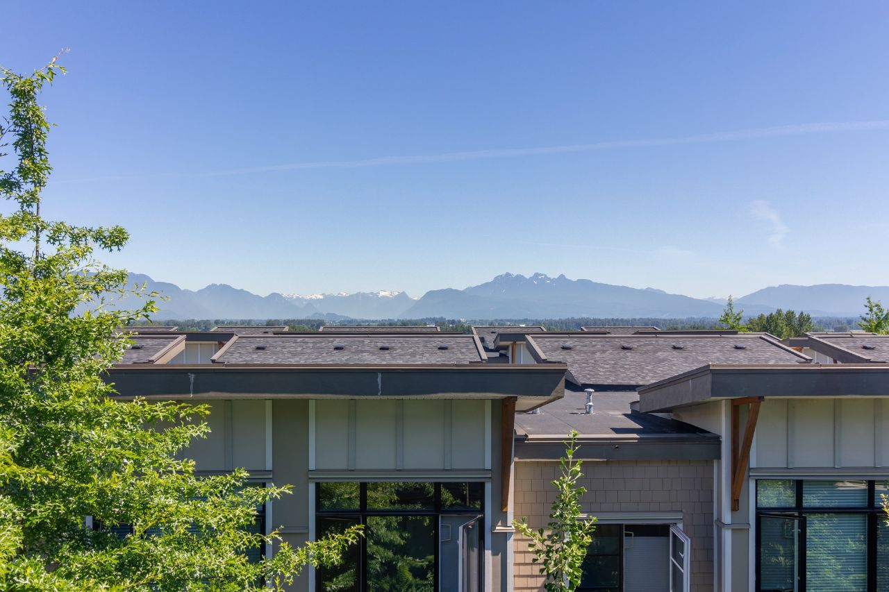 60 9989 E Barnston Drive, North Surrey 24