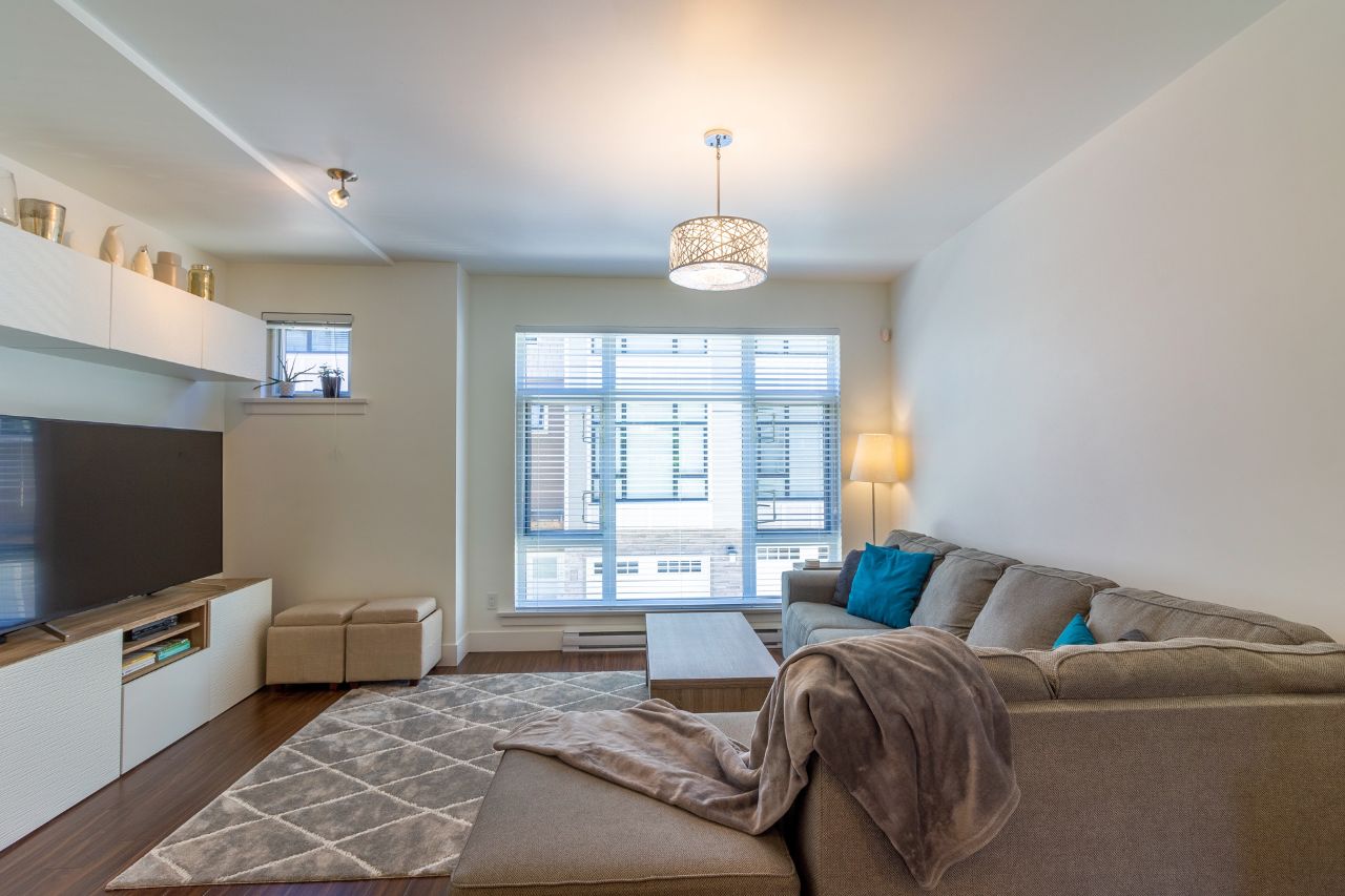60 9989 E Barnston Drive, North Surrey 4