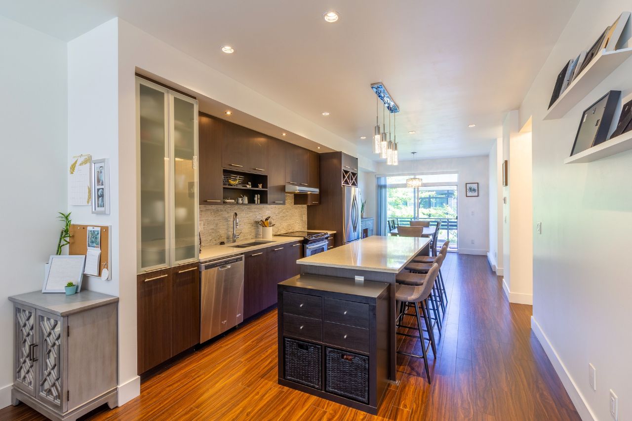 60 9989 E Barnston Drive, North Surrey 7