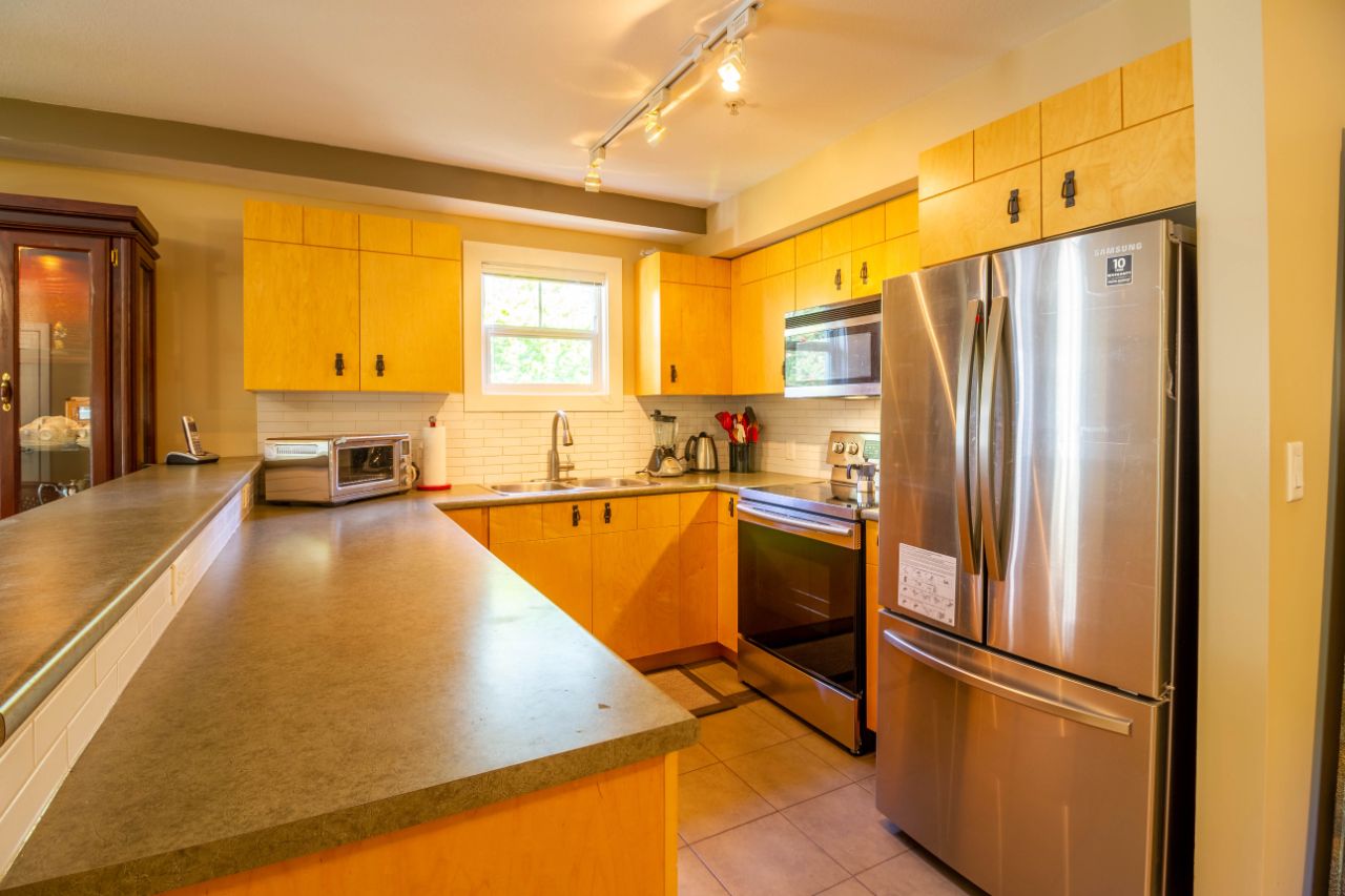 12 7428 Southwynde Ave, Burnaby South 10