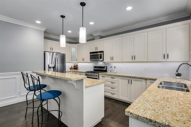 31 15454 32 AVENUE 11