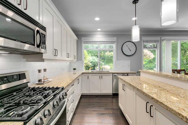 31 15454 32 AVENUE 12