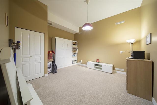 15 6670 RUMBLE STREET 25