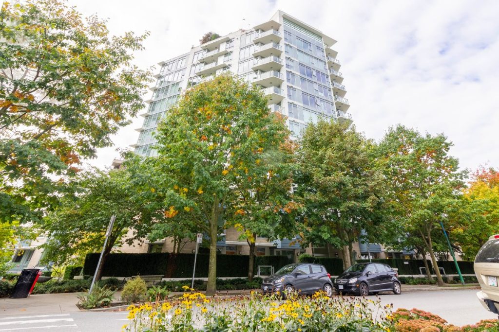 208 175 W 2nd St, North Vancouver
