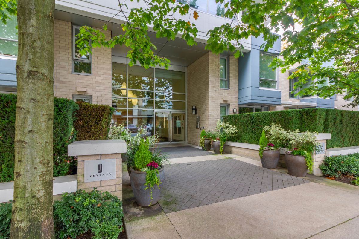 208 175 W 2nd St, North Vancouver 32