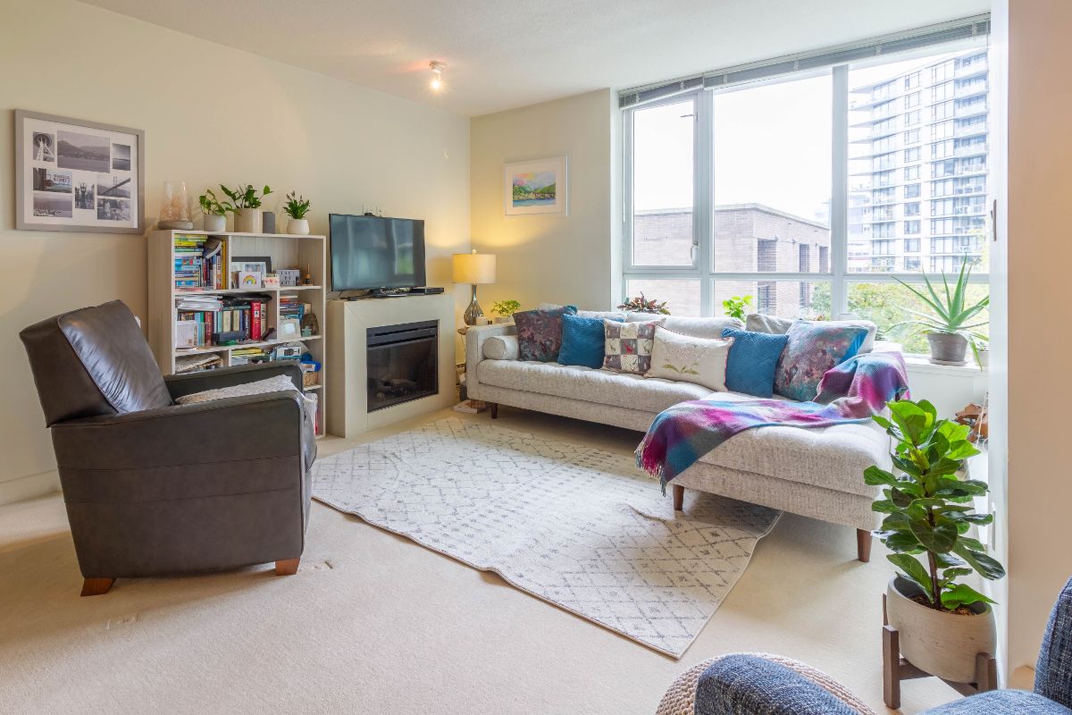 208 175 W 2nd St, North Vancouver 6