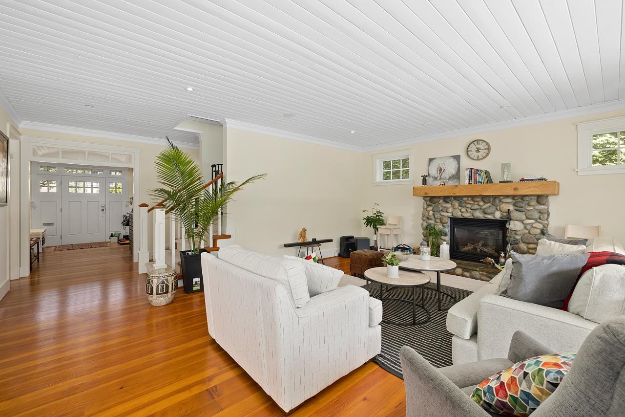 12726 17A Avenue, South Surrey 11