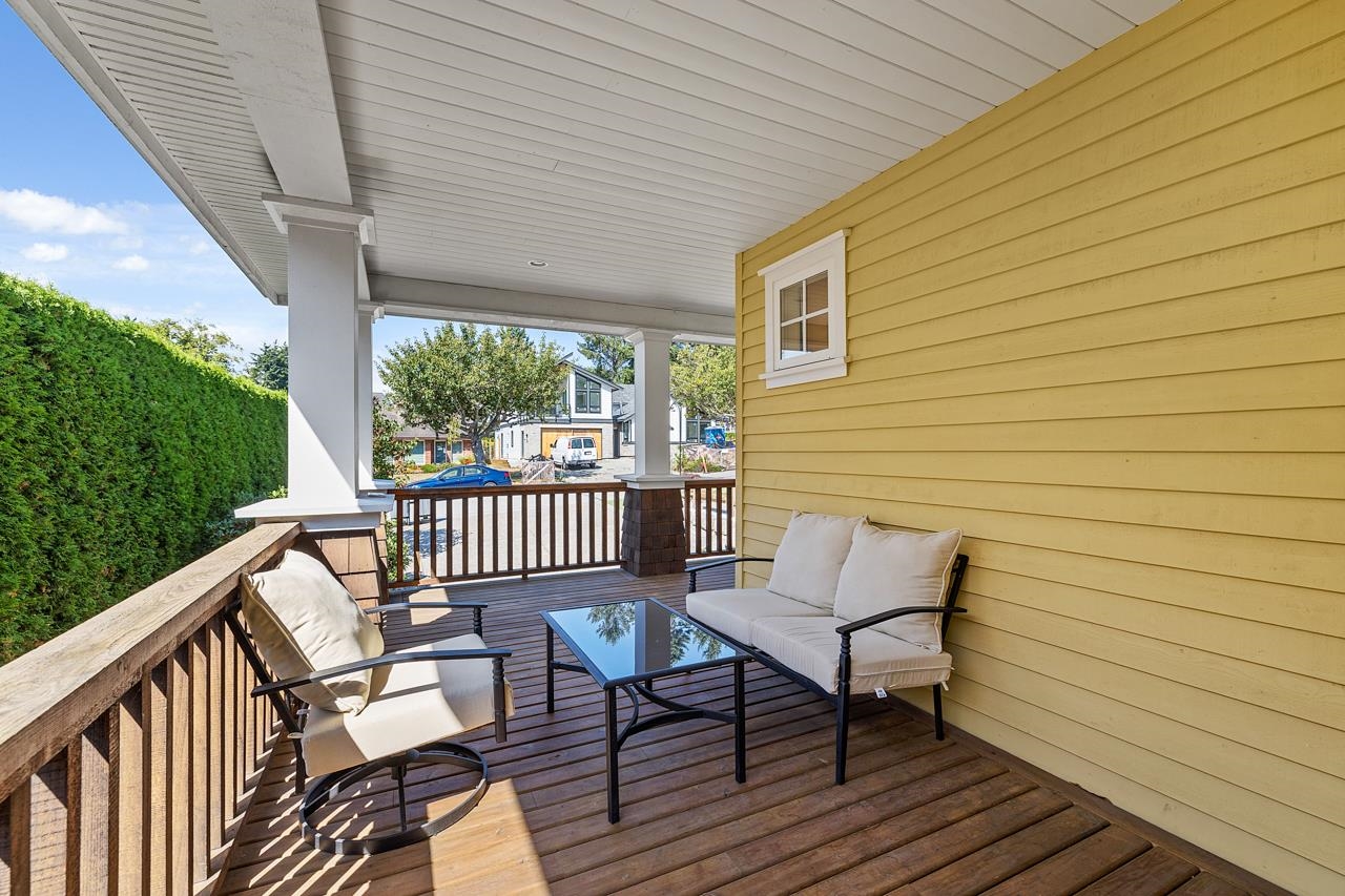 12726 17A Avenue, South Surrey 16
