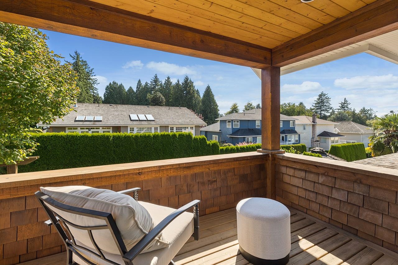 12726 17A Avenue, South Surrey 18