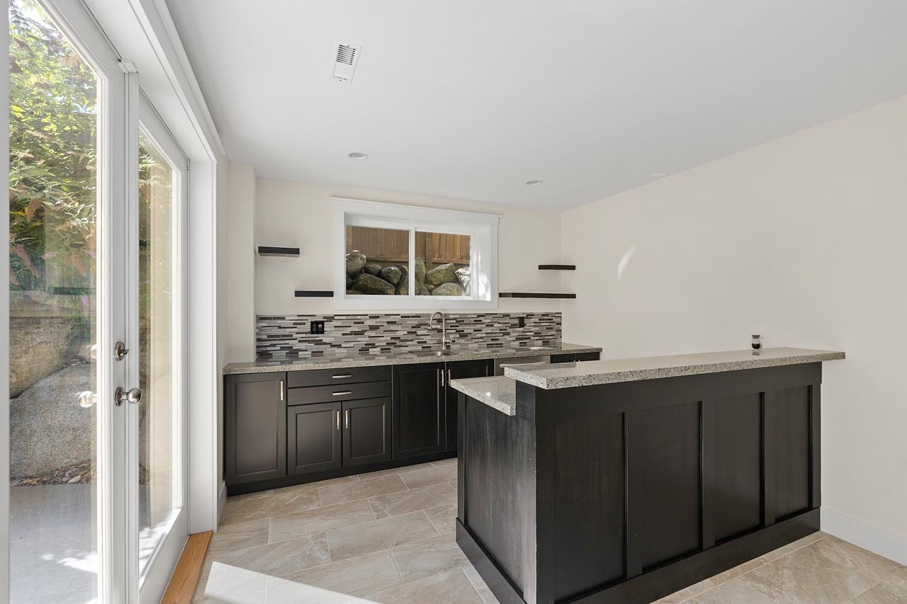 12726 17A Avenue, South Surrey 19