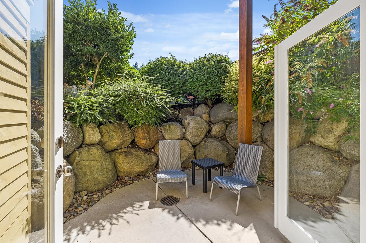 12726 17A Avenue, South Surrey 26