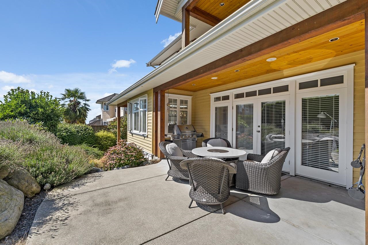12726 17A Avenue, South Surrey 27