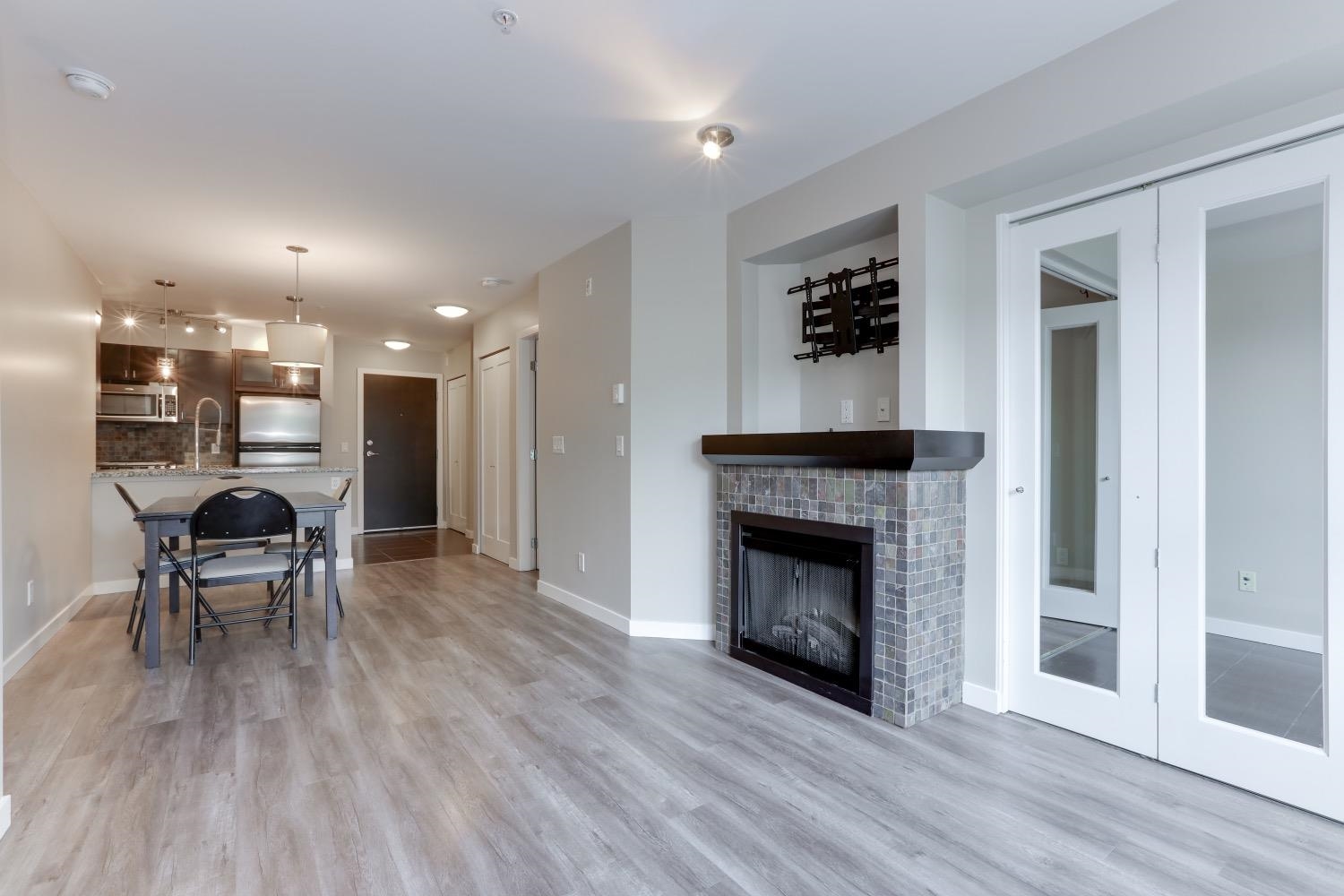 212 405 Skeena St, Vancouver East 7