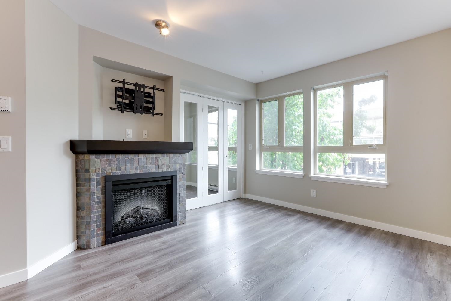 212 405 Skeena St, Vancouver East 8