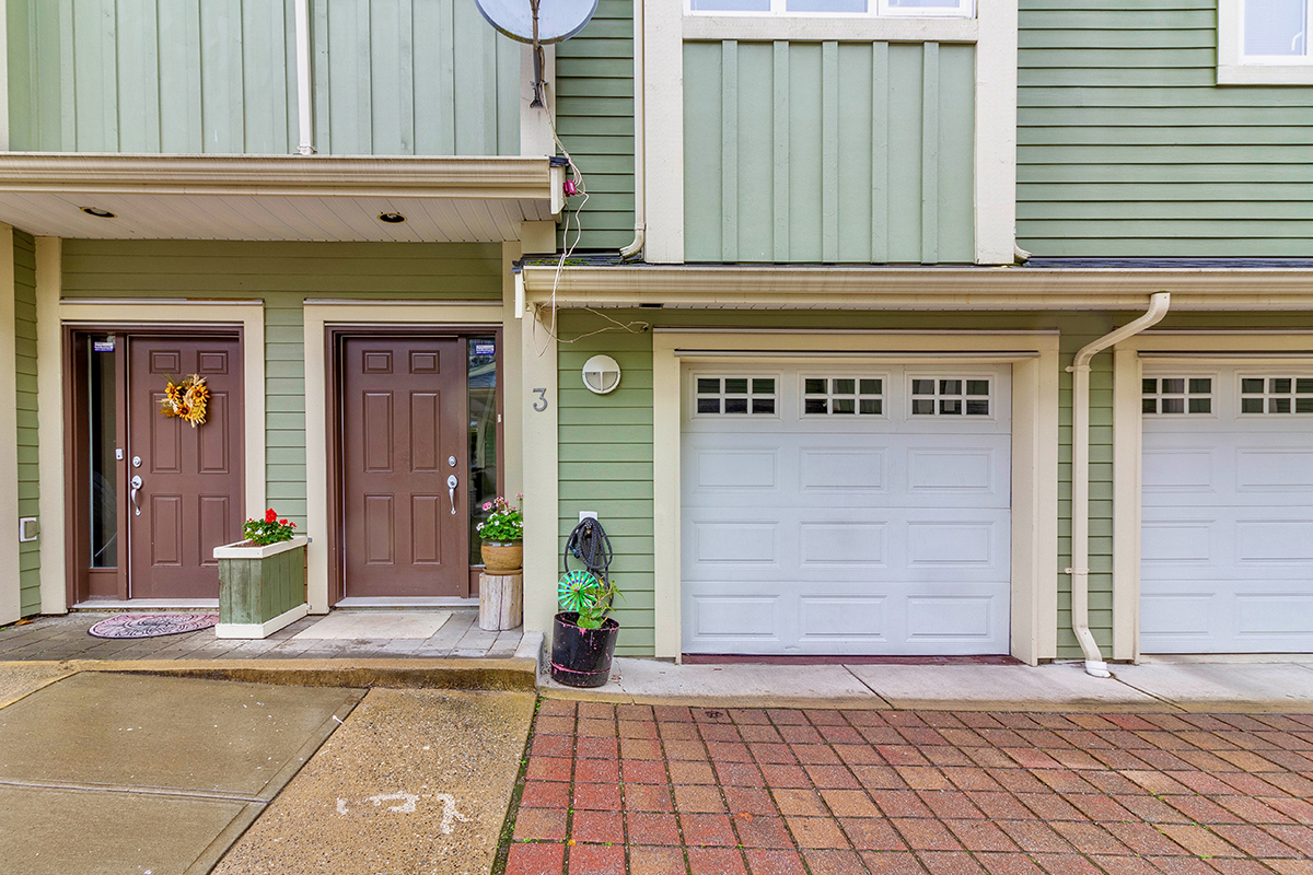 3 2039 Clarke Street, Port Moody 2