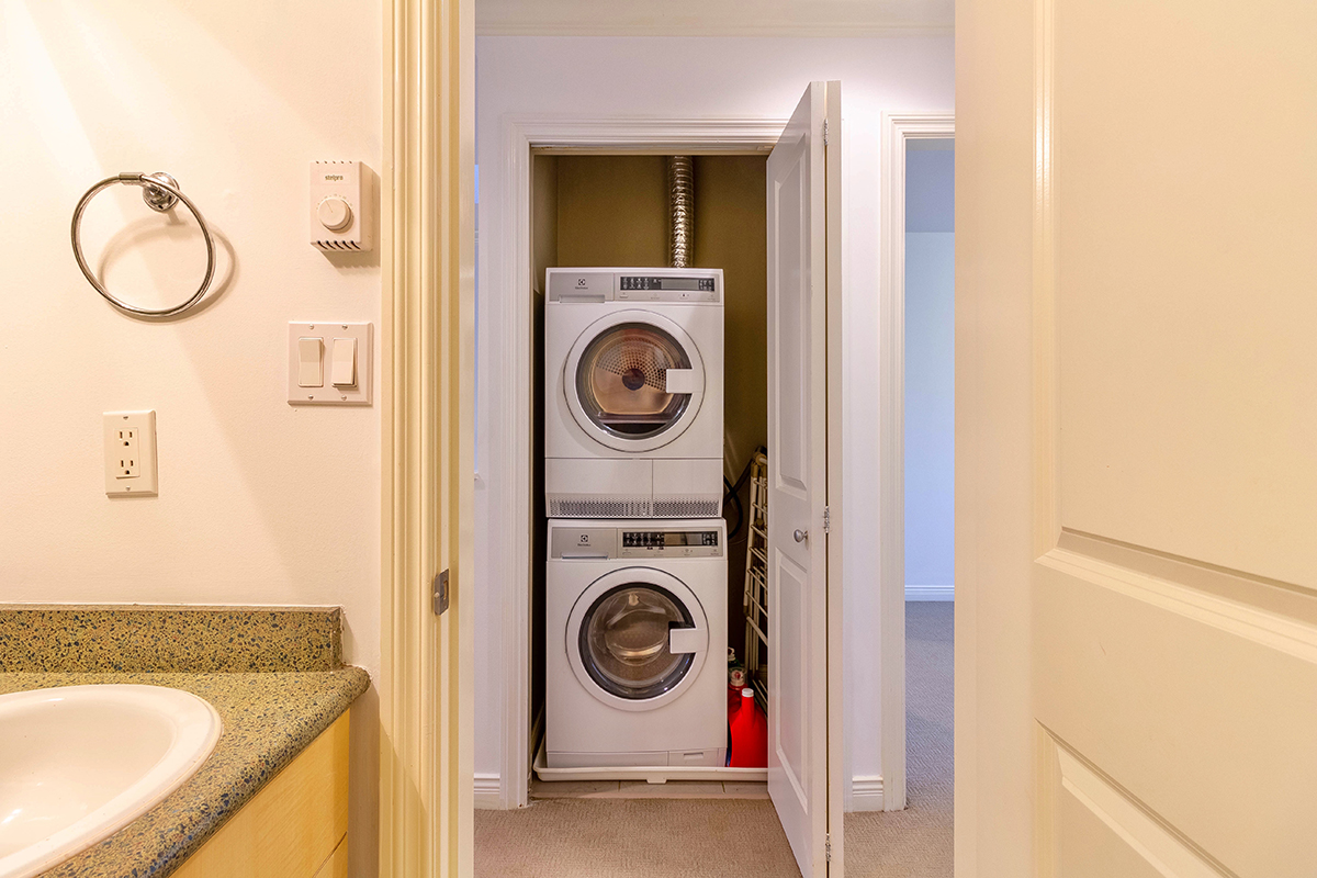 3 2039 Clarke Street, Port Moody 23