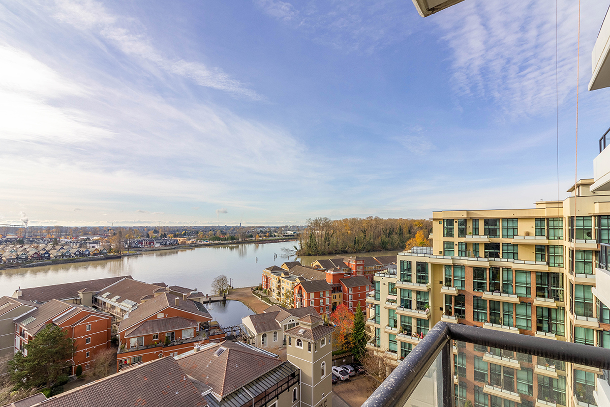 1304 1 Renaissance Square, New Westminster 21
