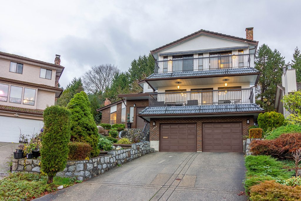 1302 PHILLIPS AVENUE, Burnaby North