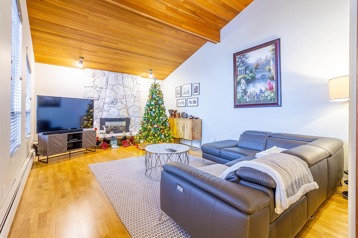 1302 Phillips Avenue, Burnaby North 9