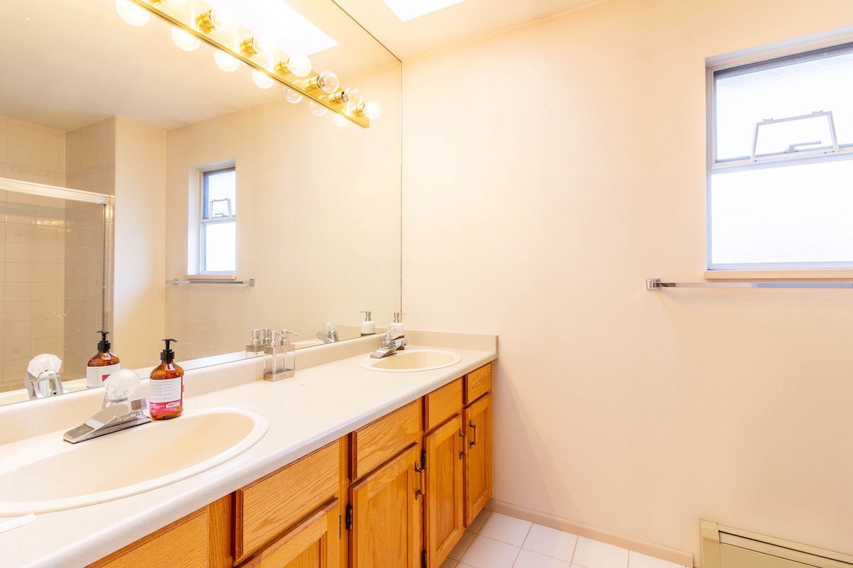 9838 Tuttle Avenue, Richmond 33