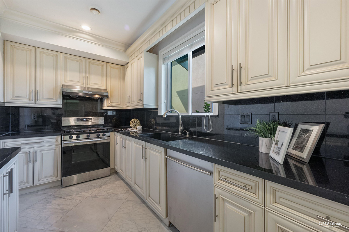 6561 Winch Street, Burnaby North 16