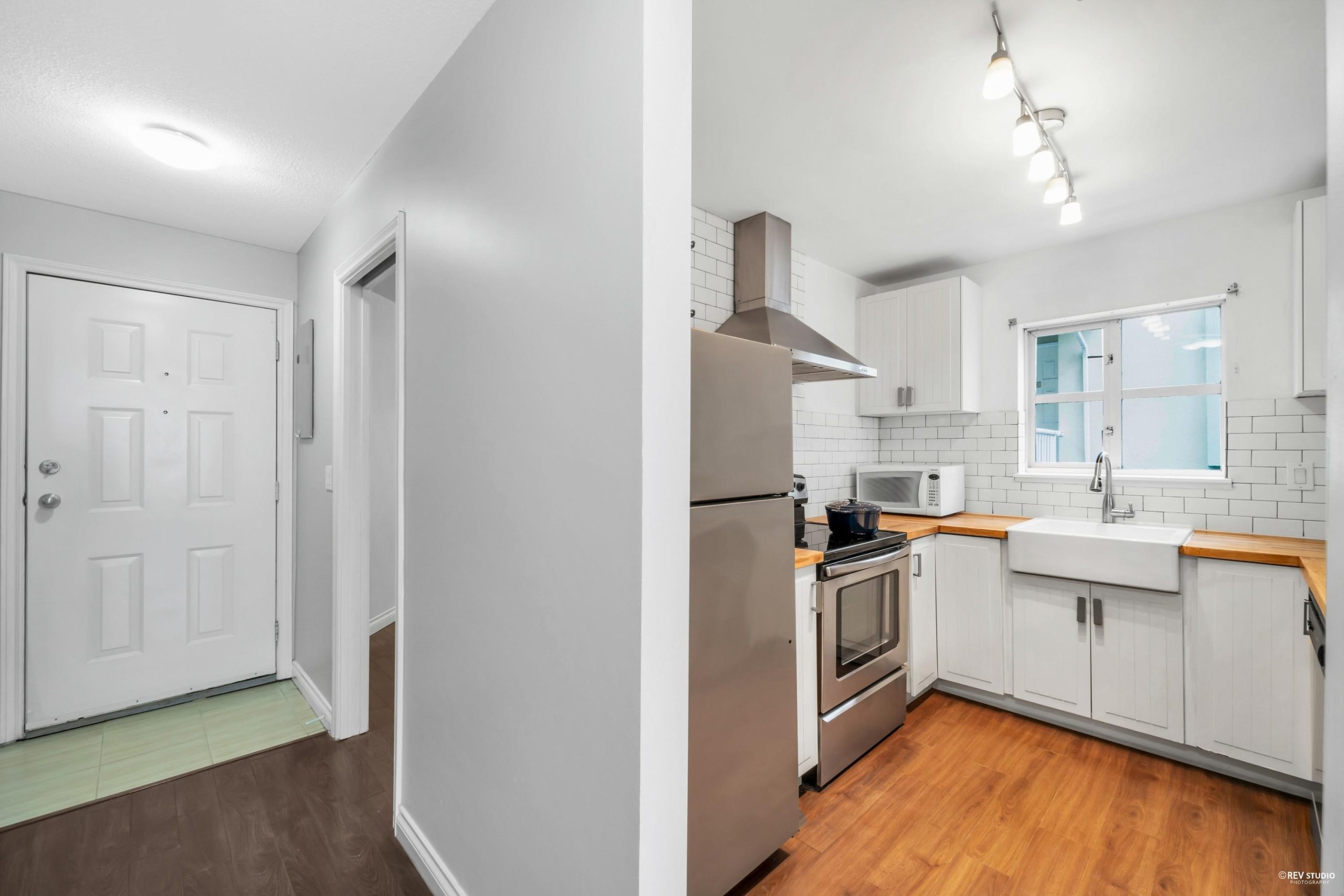 384 8333 Jones Road, Richmond 10