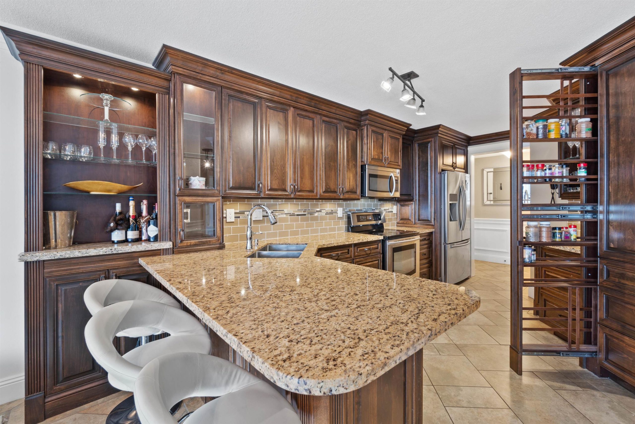 701 1235 Quayside Drive, New Westminster 10