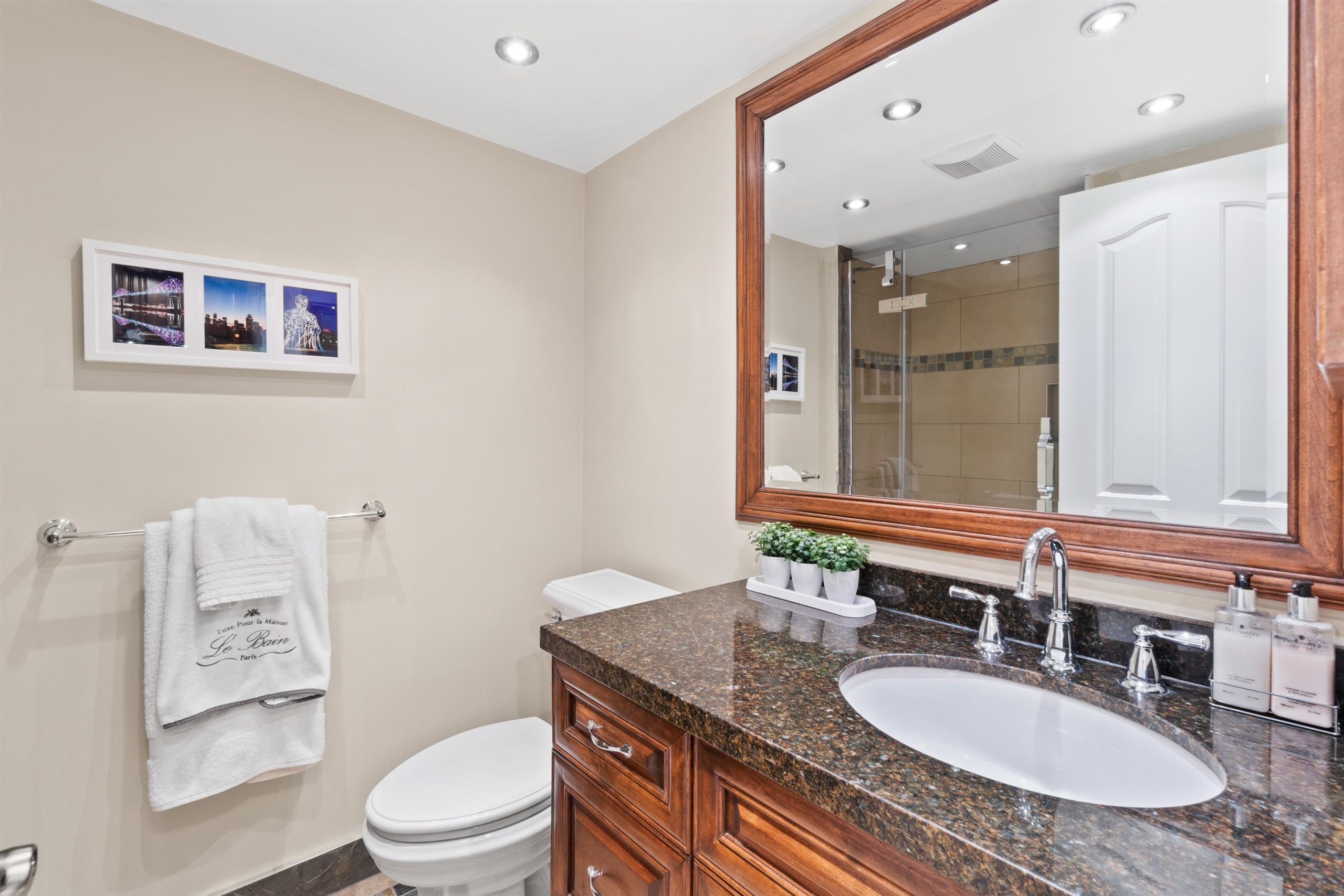 701 1235 Quayside Drive, New Westminster 17