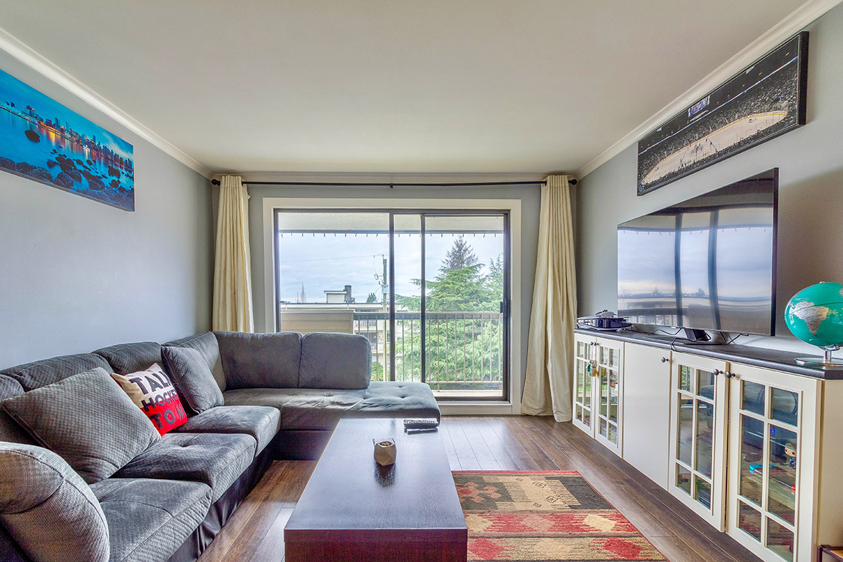 304 1650 Chesterfield Avenue, North Vancouver 3