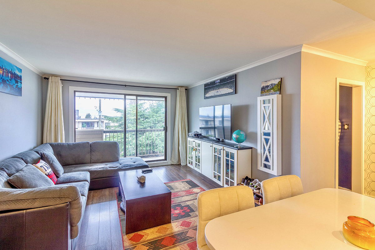 304 1650 Chesterfield Avenue, North Vancouver 9