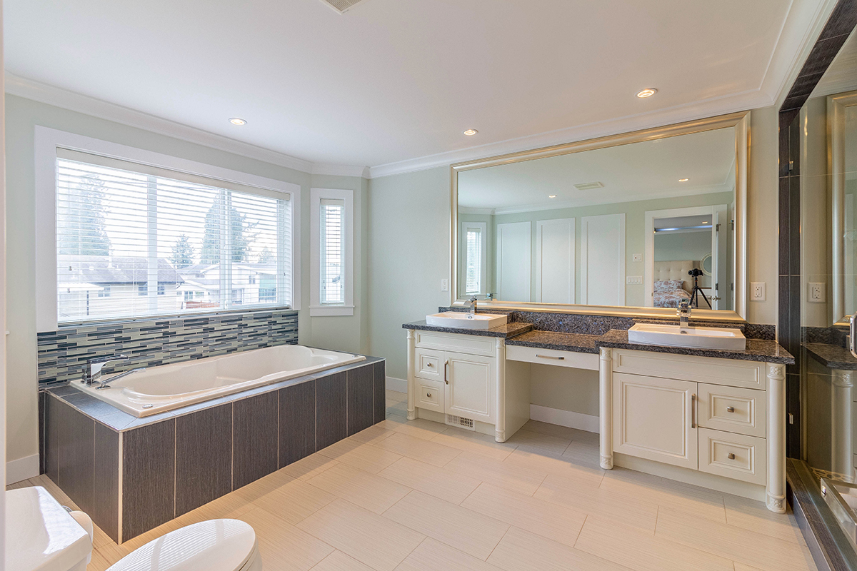1730 Como Lake Avenue, Coquitlam 23